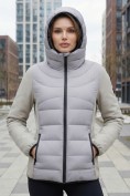Оптом Куртка женская гибридная стёганая с капюшоном с графеновой подкладкой серого цвета 9630_1Sr