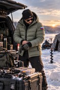 Оптом Мужская зимняя стёганая куртка с графеновой подкладкой зеленого цвета 9651Z, фото 3