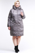 Оптом Куртка зимняя женская классическая коричневого цвета 98-920_48K в Омске